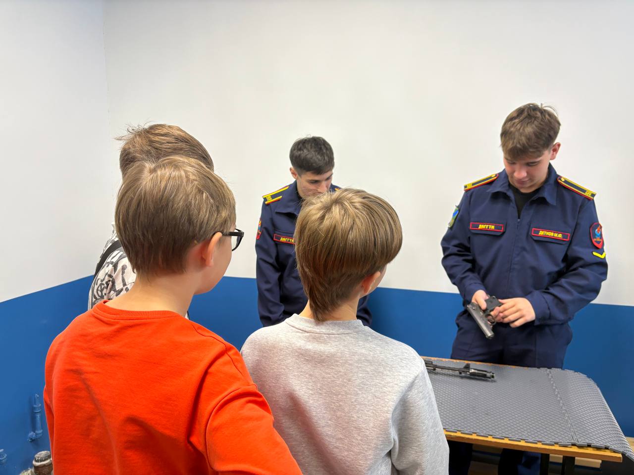 Во Владивостоке транспортные полицейские приняли участие в профориентационном мероприятии «Азбука профессий» Во Владивостоке транспортные полицейские приняли участие в профориентационном мероприятии «Азбука профессий»