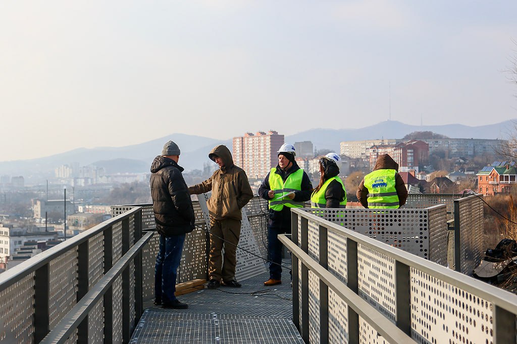 Общественные наблюдатели Находки оценили ход работ в сквере «Панорамный» и на памятнике Победы Общественные наблюдатели Находки оценили ход работ в сквере «Панорамный» и на памятнике Победы