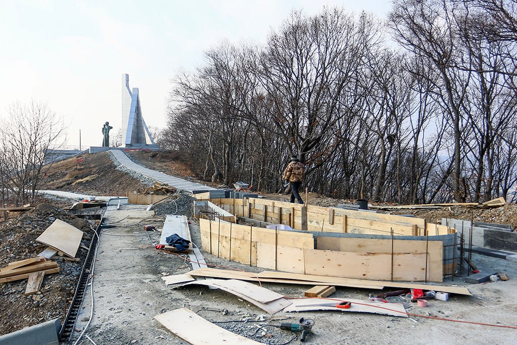 Общественные наблюдатели Находки оценили ход работ в сквере «Панорамный» и на памятнике Победы Общественные наблюдатели Находки оценили ход работ в сквере «Панорамный» и на памятнике Победы