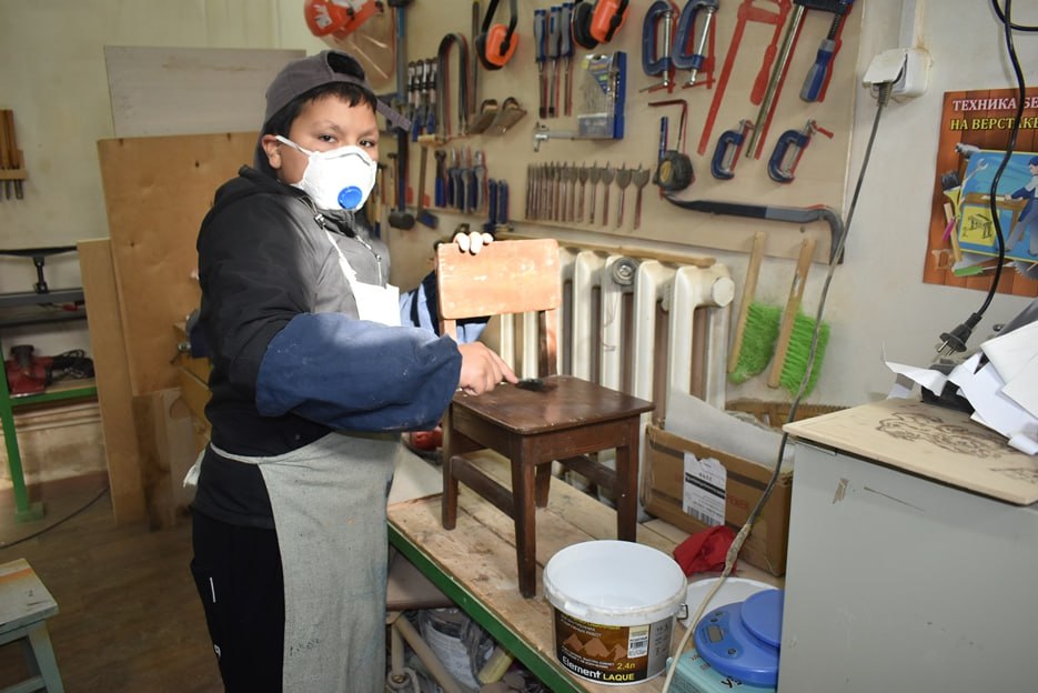 Учимся ремеслу, проектируем будущее семьи: в Находке открылась семейная мастерская Учимся ремеслу, проектируем будущее семьи: в Находке открылась семейная мастерская