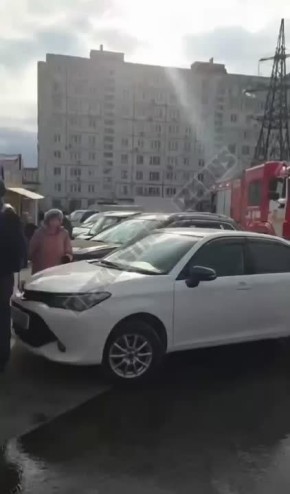 Во Владивостоке в районе Тихой заметили огонь и дым