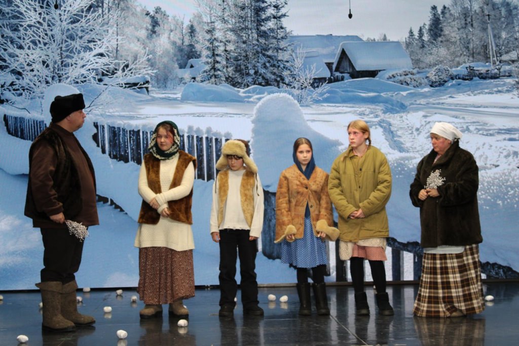 Премьера спектакля «Девочка из города» состоялась в посёлке Врангель Премьера спектакля «Девочка из города» состоялась в посёлке Врангель