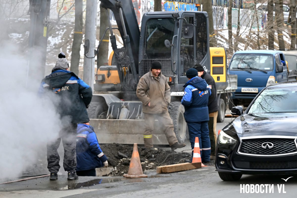В районе Борисенко, 60 сейчас ведутся активные работы В районе Борисенко, 60 сейчас ведутся активные работы