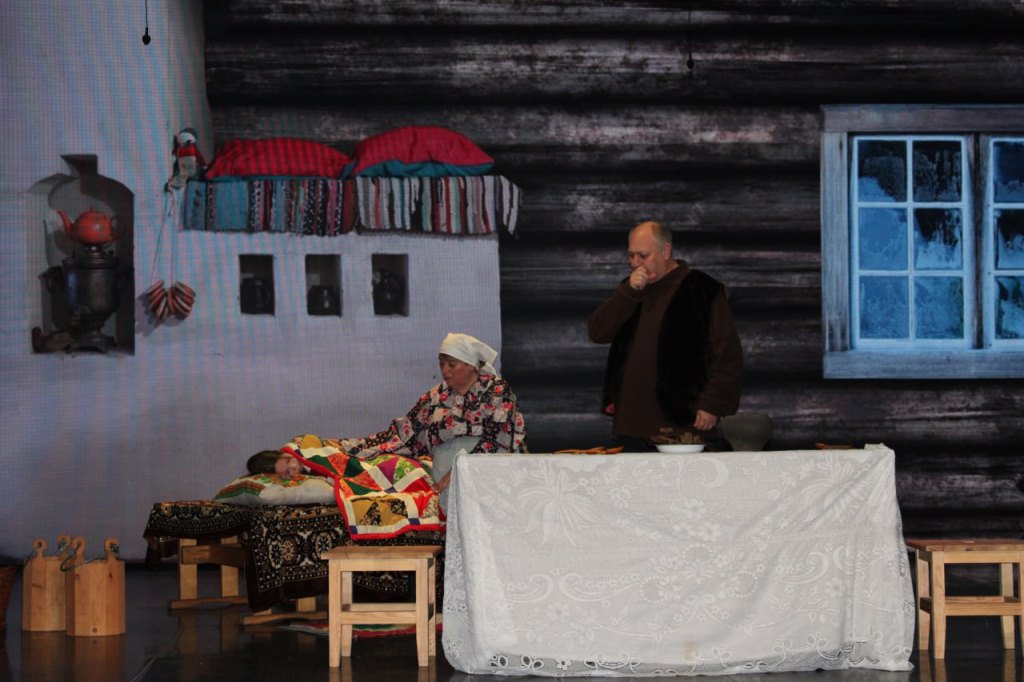 Премьера спектакля «Девочка из города» состоялась в посёлке Врангель Премьера спектакля «Девочка из города» состоялась в посёлке Врангель