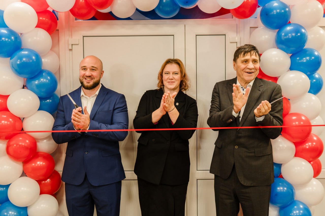 В Большом Камне открылся новый зал бокса В Большом Камне открылся новый зал бокса