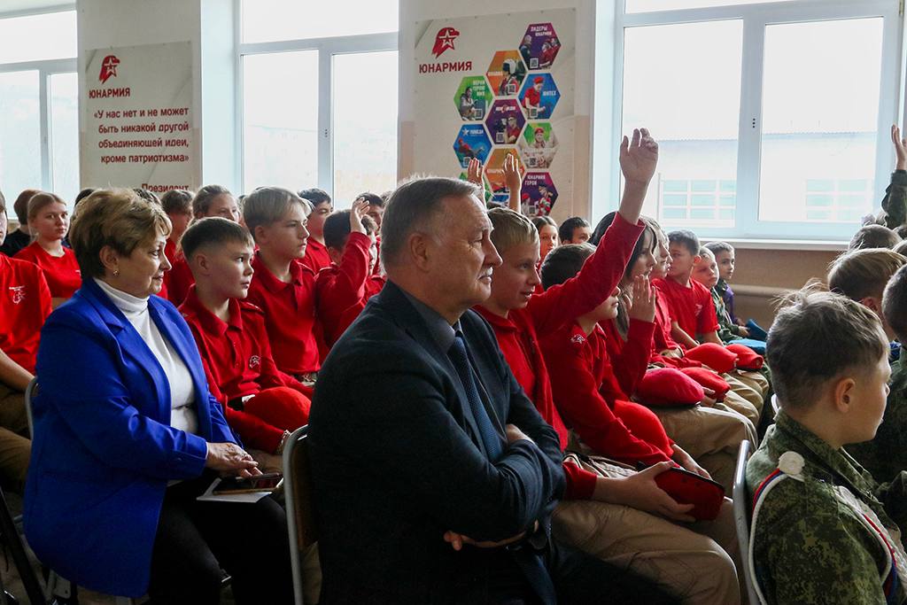 Урок мужества и чести: в гостях у школы №26 — Герой России Урок мужества и чести: в гостях у школы №26 — Герой России