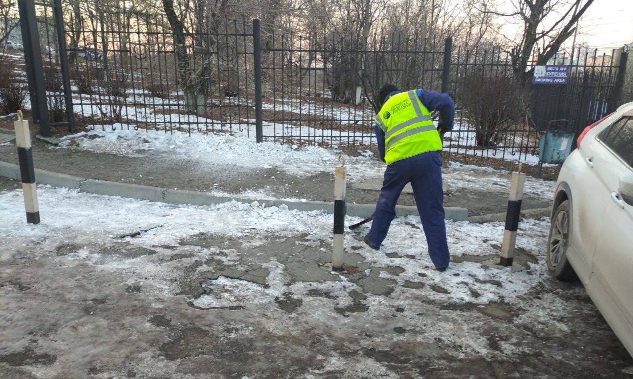 Сегодня во Владивостоке: ремонт знаков и лееров, дорожные работы, демонтаж, промывка ливнёвок и санитарная уборка Сегодня во Владивостоке: ремонт знаков и лееров, дорожные работы, демонтаж, промывка ливнёвок и санитарная уборка