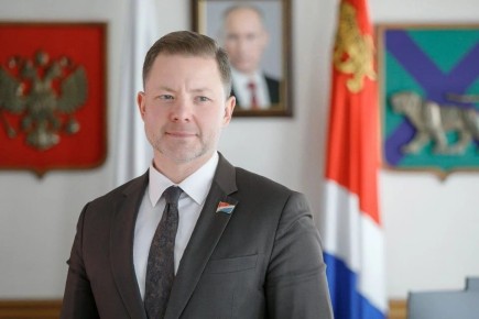Председатель Законодательного Собрания Приморья Антон Волошко поздравил жителей края с Днем Конституции