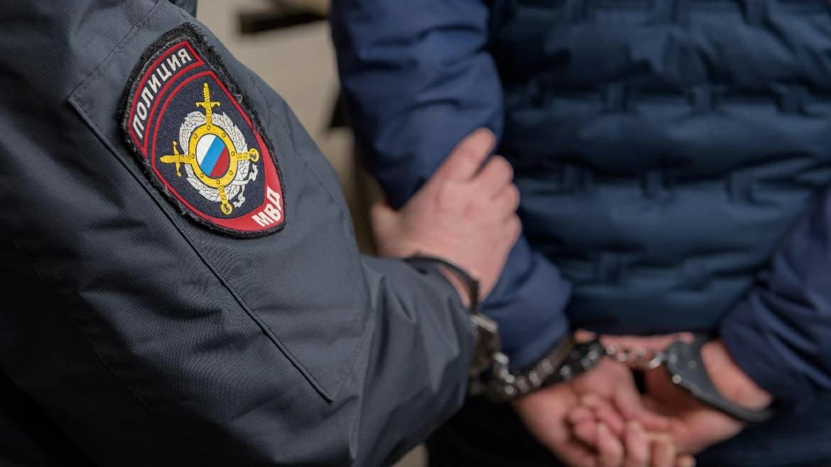 В Красноармейском округе полицейские пресекли распространение наркотического вещества