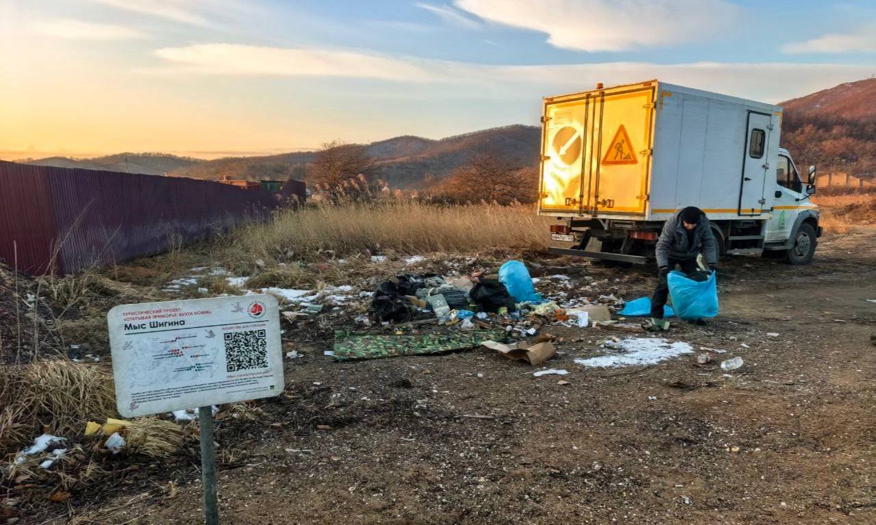 Сегодня во Владивостоке: ремонт знаков и лееров, дорожные работы, демонтаж, промывка ливнёвок и санитарная уборка Сегодня во Владивостоке: ремонт знаков и лееров, дорожные работы, демонтаж, промывка ливнёвок и санитарная уборка