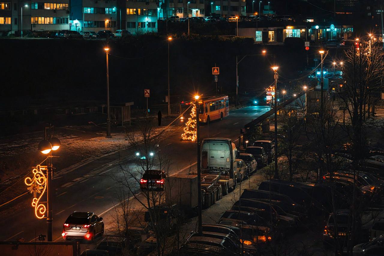 Владивосток украсят больше 800 объектов новогодней иллюминации Владивосток украсят больше 800 объектов новогодней иллюминации