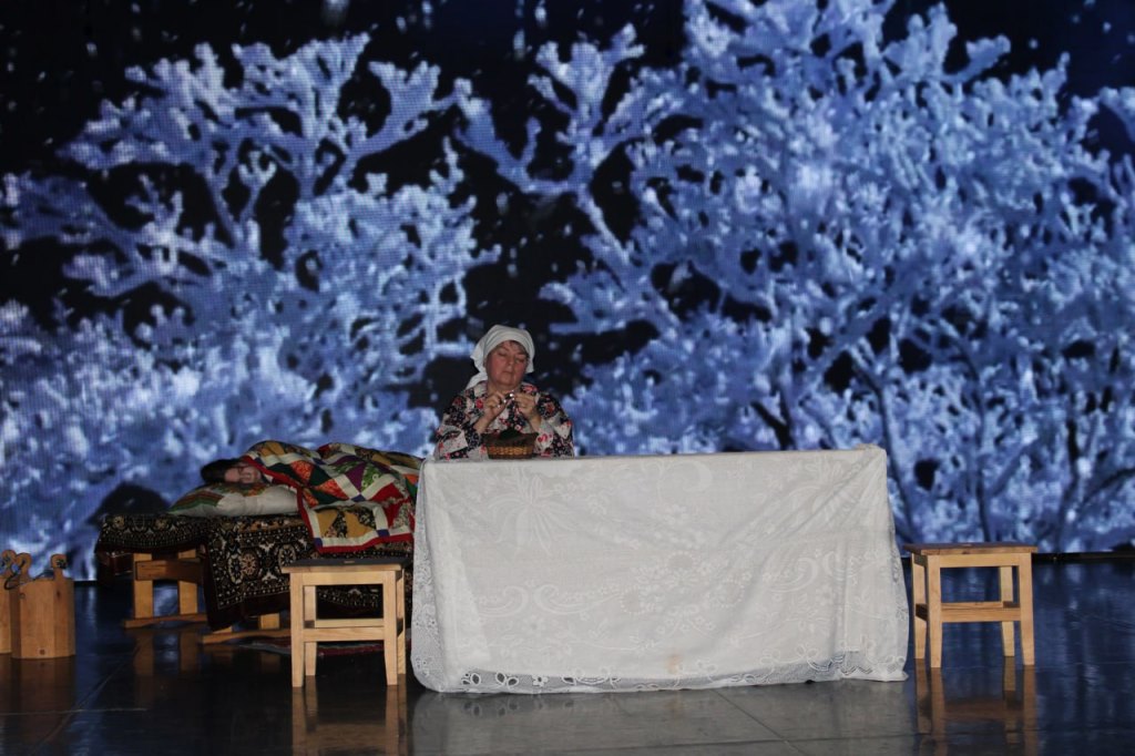 Премьера спектакля «Девочка из города» состоялась в посёлке Врангель Премьера спектакля «Девочка из города» состоялась в посёлке Врангель