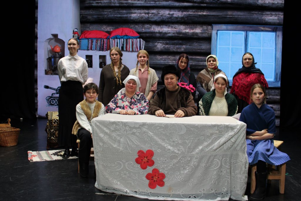 Премьера спектакля «Девочка из города» состоялась в посёлке Врангель Премьера спектакля «Девочка из города» состоялась в посёлке Врангель