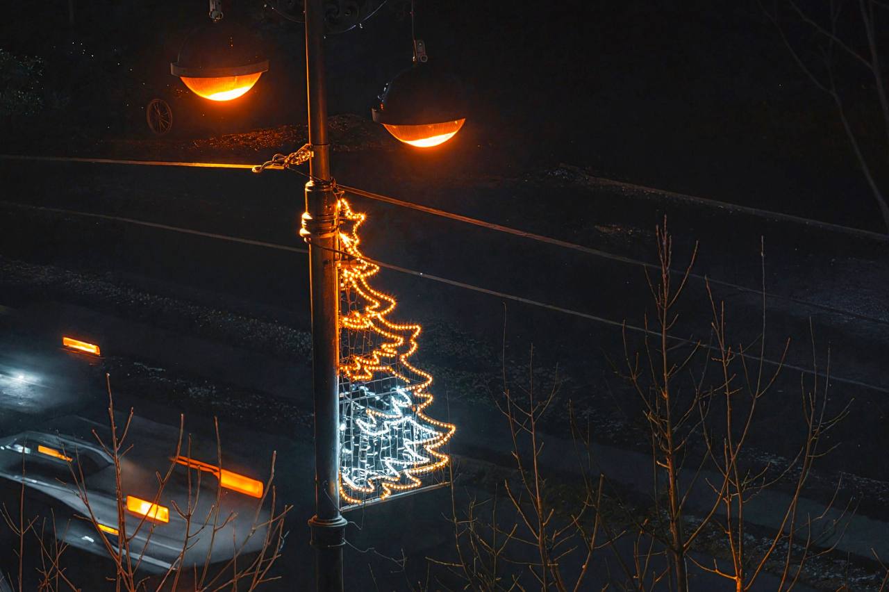 Владивосток украсят больше 800 объектов новогодней иллюминации Владивосток украсят больше 800 объектов новогодней иллюминации