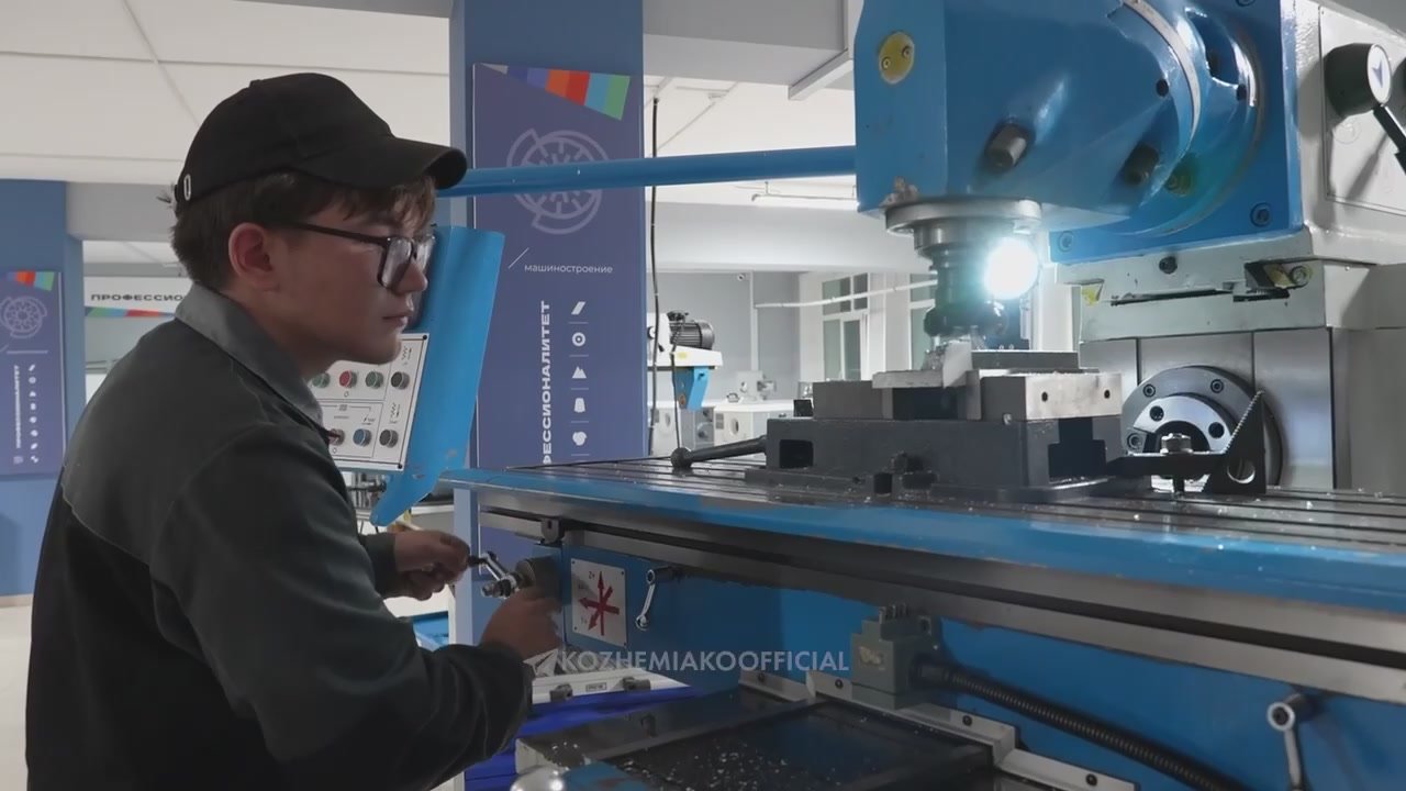 В Приморском индустриальном колледже города Арсеньева студенты осваивают профессии на самом современном оборудовании — том самом, с которым им предстоит работать на предприятиях края