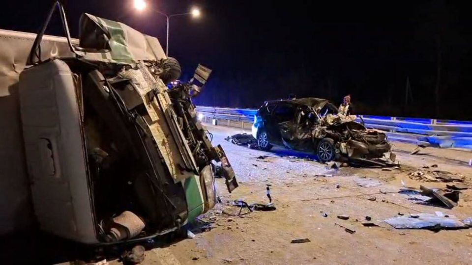 В Артеме Приморского края сотрудники полиции устанавливают обстоятельства ДТП с погибшими