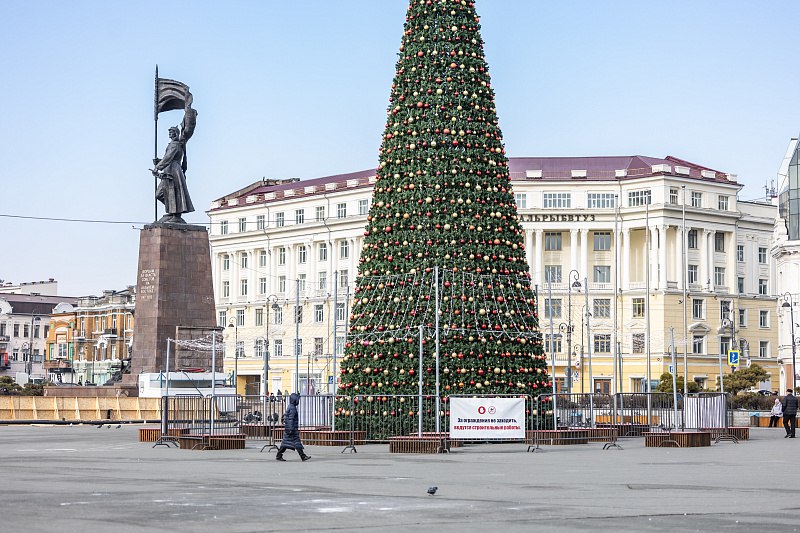Резиденция Деда Мороза на центральной площади будет работать во Владивостоке во время новогодних каникул Резиденция Деда Мороза на центральной площади будет работать во Владивостоке во время новогодних каникул