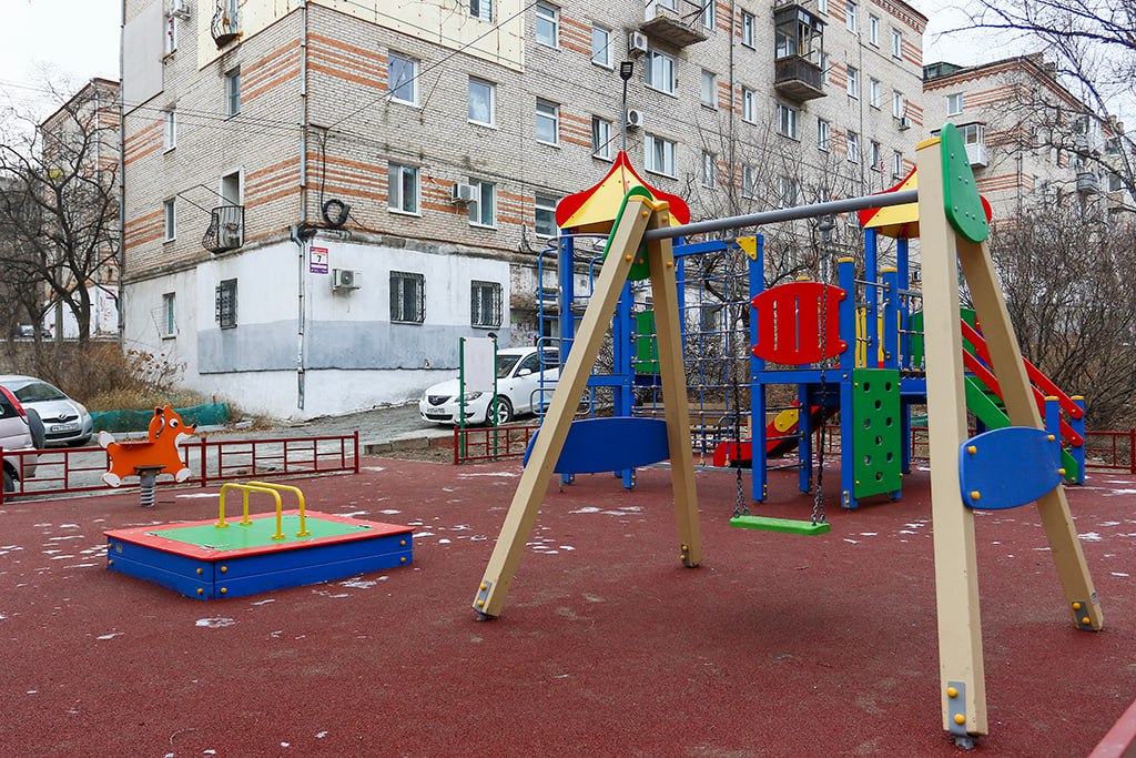 Общественные наблюдатели оценили благоустройство дворов в Находке Общественные наблюдатели оценили благоустройство дворов в Находке