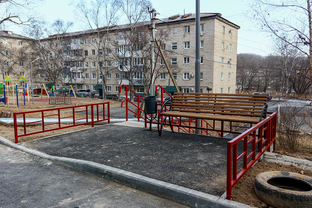 Общественные наблюдатели оценили благоустройство дворов в Находке Общественные наблюдатели оценили благоустройство дворов в Находке