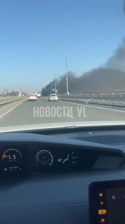 На Де-Фризе загорелся длинномер