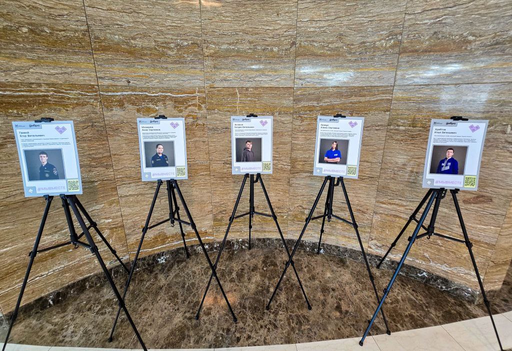 В Приморье начала работу уникальная фотовыставка, которая рассказывает о 14 добровольцах, работавших в зонах чрезвычайных ситуаций и на исторических территориях