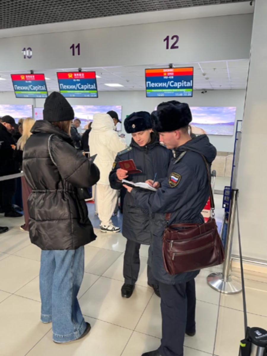 Жительницу Владивостока не выпустили в Таиланд из-за долга за отопление Жительницу Владивостока не выпустили в Таиланд из-за долга за отопление