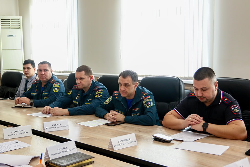 В Находкинском городском округе вводятся дополнительные меры антитеррористической защиты на период зимних праздников В Находкинском городском округе вводятся дополнительные меры антитеррористической защиты на период зимних праздников