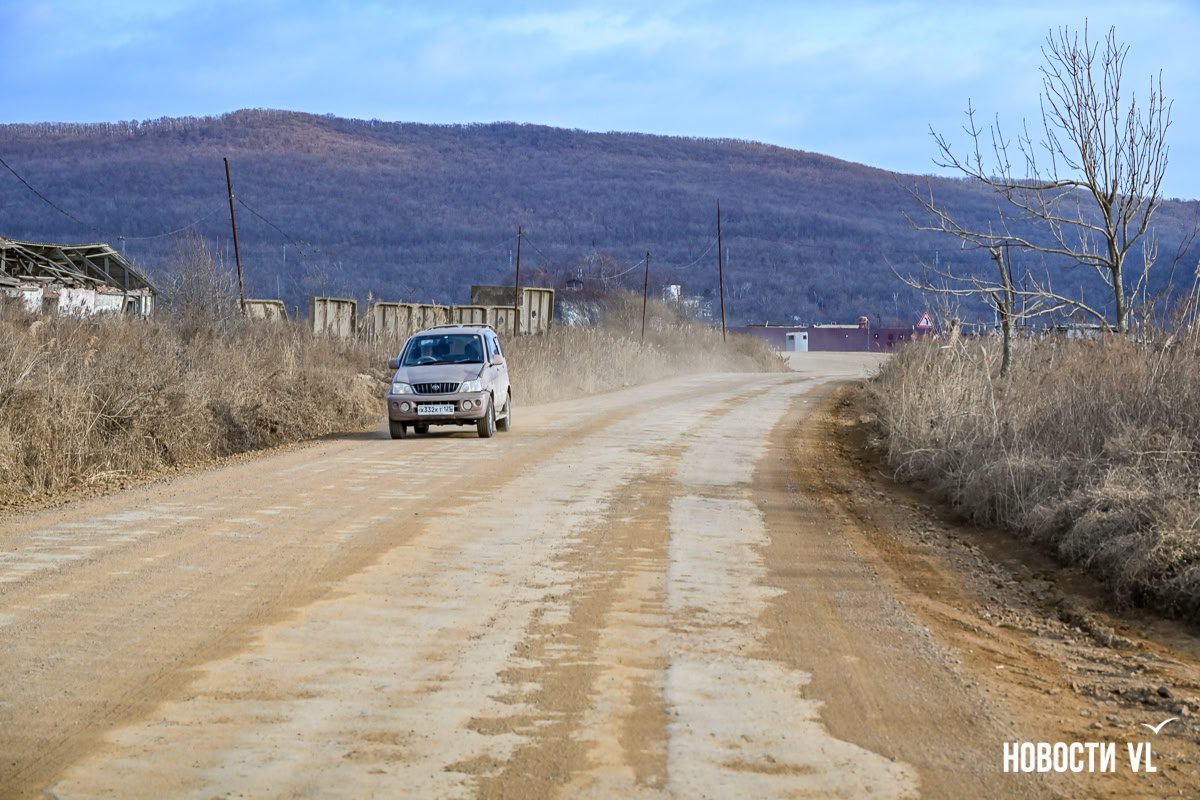 Без асфальта на Русском острове остался только посёлок Шигино Без асфальта на Русском острове остался только посёлок Шигино