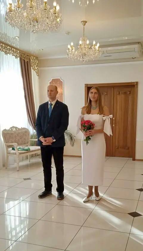 В День Конституции в дальневосточной столице сразу 39 влюбленных пар связали свой союз узами брака В День Конституции в дальневосточной столице сразу 39 влюбленных пар связали свой союз узами брака