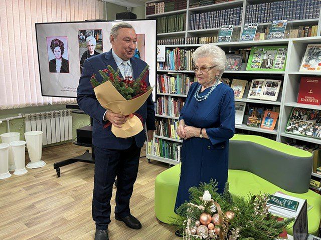 В Уссурийске представили книгу о трудовом подвиге горожан