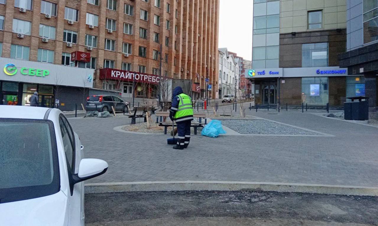 Сегодня во Владивостоке: демонтаж леерных ограждений, ремонт дорожных знаков, обслуживание ливнёвок и санитарная уборка по районам Сегодня во Владивостоке: демонтаж леерных ограждений, ремонт дорожных знаков, обслуживание ливнёвок и санитарная уборка по районам