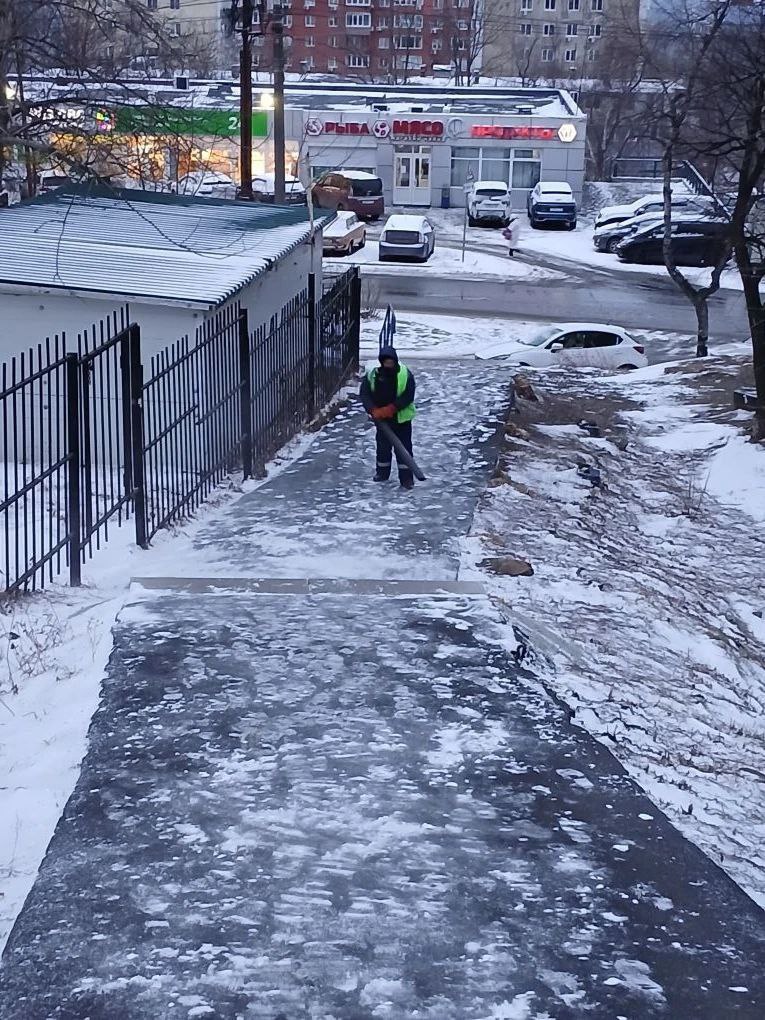 С раннего утра мы приступили к ликвидации последствий непогоды С раннего утра мы приступили к ликвидации последствий непогоды