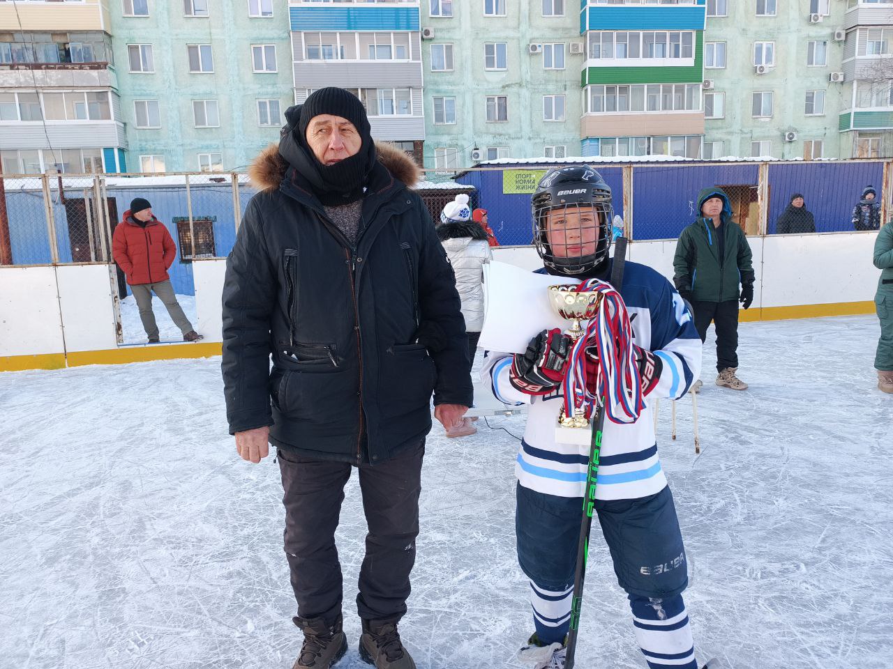 # Зимний сезон открыт!. 13 декабря на хоккейной коробке школы №4 Лучегорска состоялся турнир, посвящённый Всероссийскому дню хоккея и открытию зимнего сезона # Зимний сезон открыт!. 13 декабря на хоккейной коробке школы №4 Лучегорска состоялся турнир, посвящённый Всероссийскому дню хоккея и открытию зимнего сезона