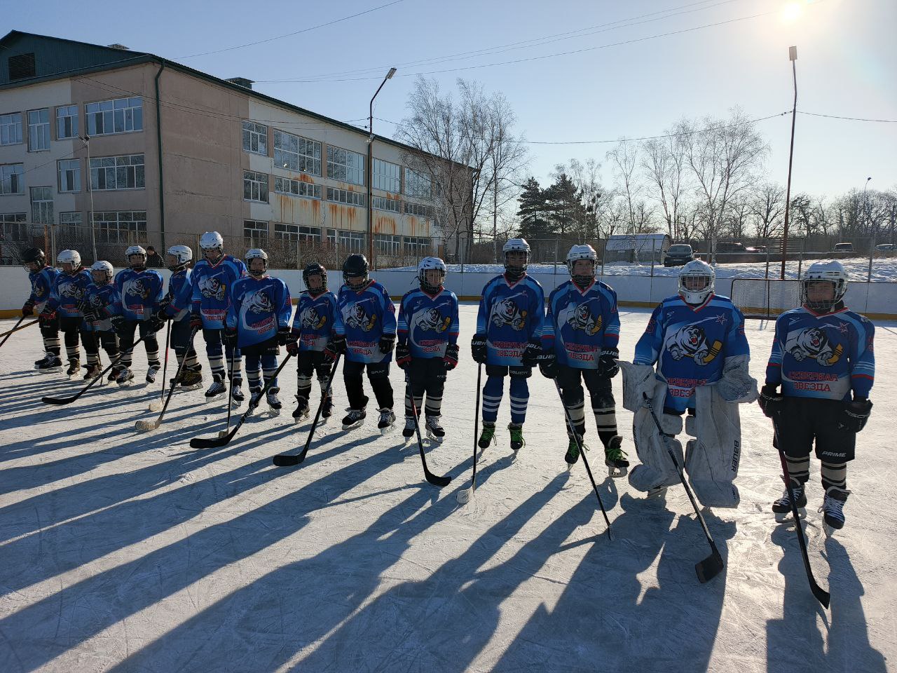 # Зимний сезон открыт!. 13 декабря на хоккейной коробке школы №4 Лучегорска состоялся турнир, посвящённый Всероссийскому дню хоккея и открытию зимнего сезона # Зимний сезон открыт!. 13 декабря на хоккейной коробке школы №4 Лучегорска состоялся турнир, посвящённый Всероссийскому дню хоккея и открытию зимнего сезона