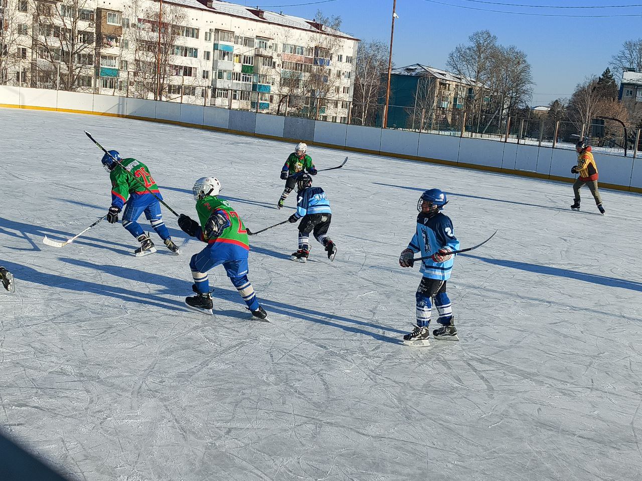 # Зимний сезон открыт!. 13 декабря на хоккейной коробке школы №4 Лучегорска состоялся турнир, посвящённый Всероссийскому дню хоккея и открытию зимнего сезона # Зимний сезон открыт!. 13 декабря на хоккейной коробке школы №4 Лучегорска состоялся турнир, посвящённый Всероссийскому дню хоккея и открытию зимнего сезона