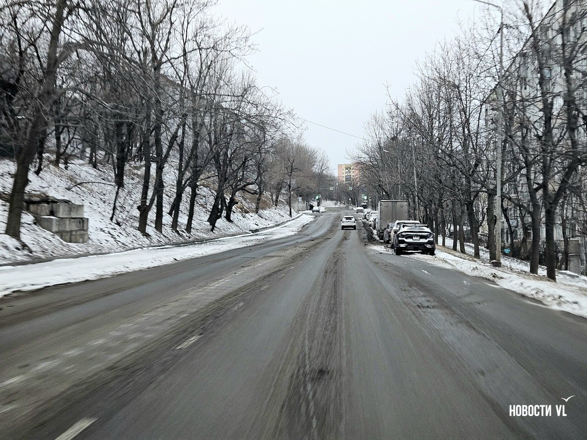 Ночной снег не вызвал затруднений на дорогах Владивостока