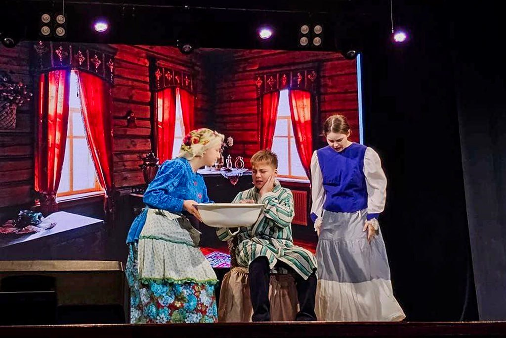 Детская театральная студия «Жарки» школы №7 «Эдельвейс» стала лучшей в Приморском крае Детская театральная студия «Жарки» школы №7 «Эдельвейс» стала лучшей в Приморском крае