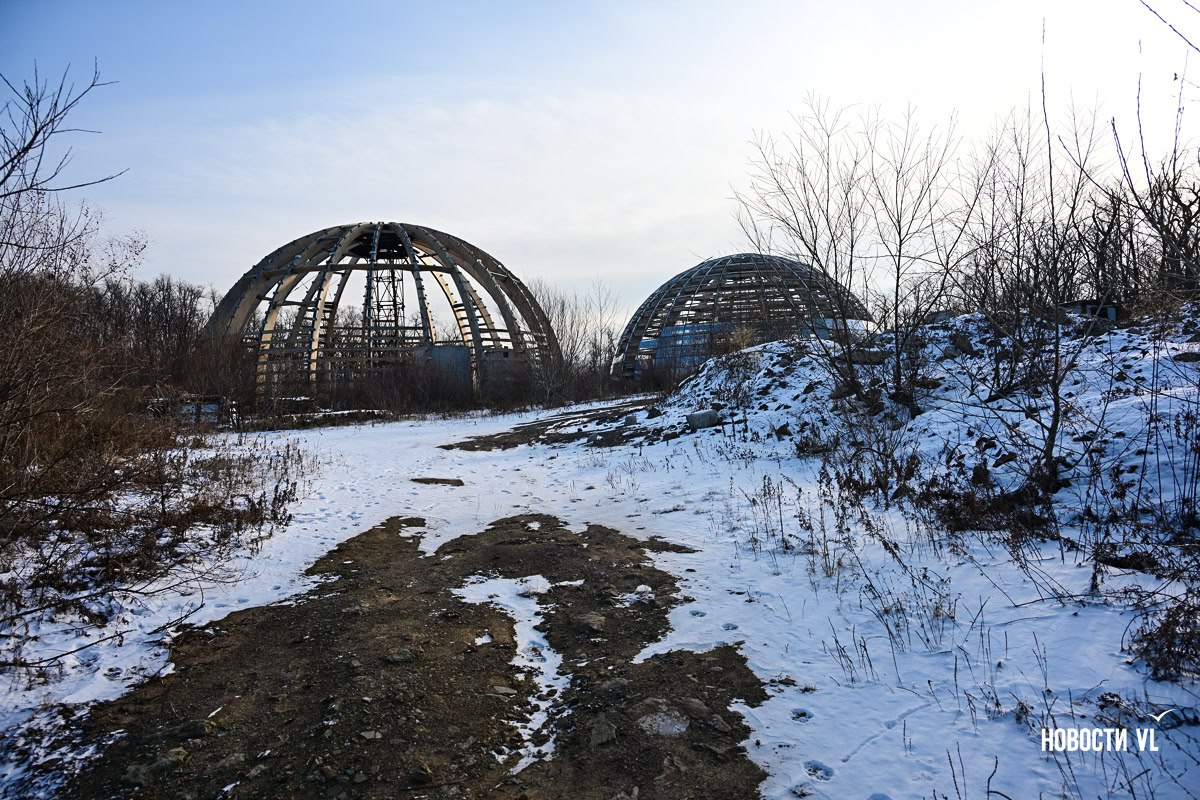 На охрану недостроенных «куполов» на Русском острове выделяют ещё около 2 млн рублей – предыдущие охранники куда-то делись На охрану недостроенных «куполов» на Русском острове выделяют ещё около 2 млн рублей – предыдущие охранники куда-то делись