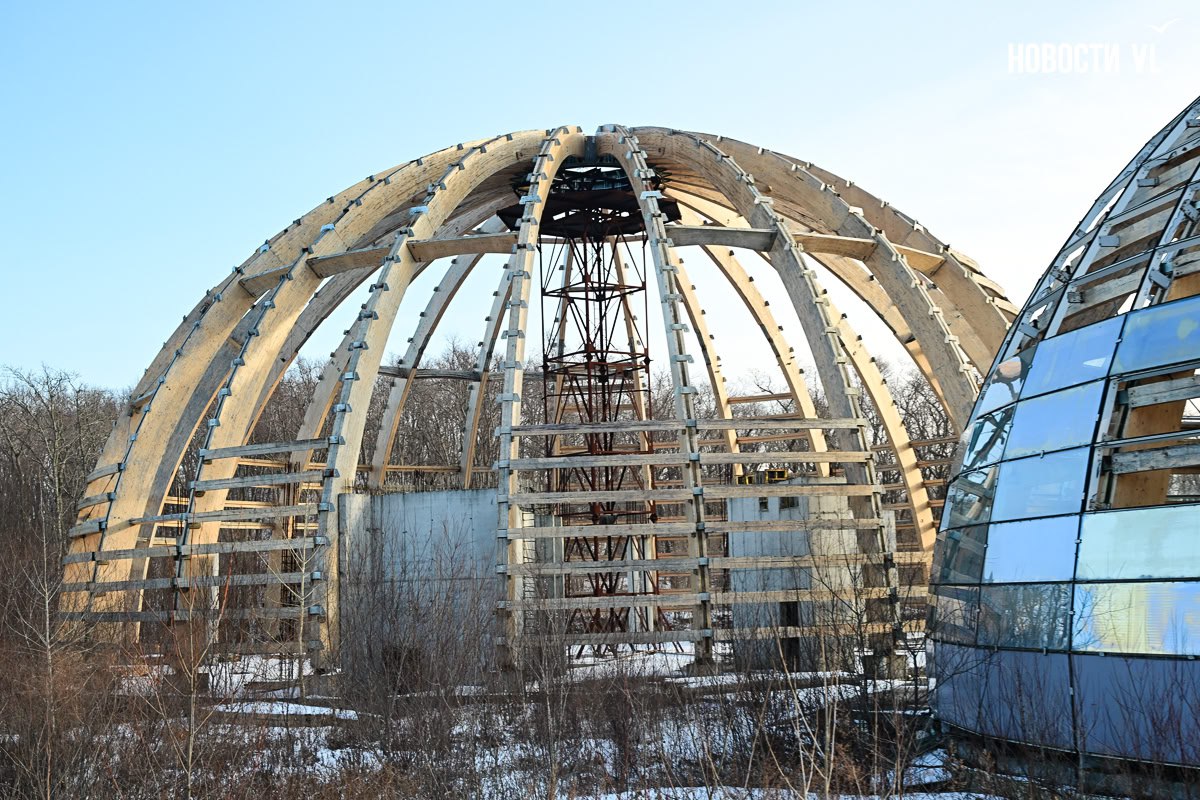 На охрану недостроенных «куполов» на Русском острове выделяют ещё около 2 млн рублей – предыдущие охранники куда-то делись На охрану недостроенных «куполов» на Русском острове выделяют ещё около 2 млн рублей – предыдущие охранники куда-то делись