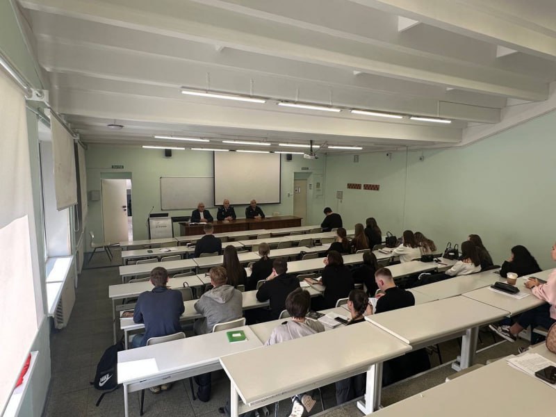 Руководители следственного управления УМВД по Приморскому краю провели профориентационное мероприятие для студентов Руководители следственного управления УМВД по Приморскому краю провели профориентационное мероприятие для студентов