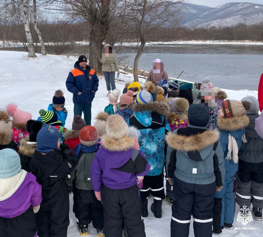 Лёд — не место для игр. Сотрудники Тернейского инспекторского участка ГИМС МЧС России провели лекцию для воспитанников детского сада и учеников местной школы