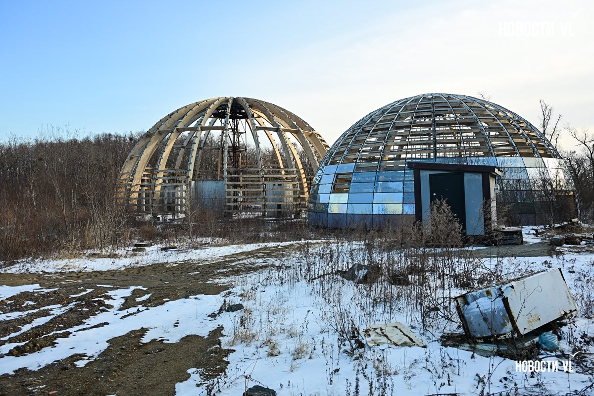 На охрану недостроенных «куполов» на Русском острове выделяют ещё около 2 млн рублей – предыдущие охранники куда-то делись На охрану недостроенных «куполов» на Русском острове выделяют ещё около 2 млн рублей – предыдущие охранники куда-то делись