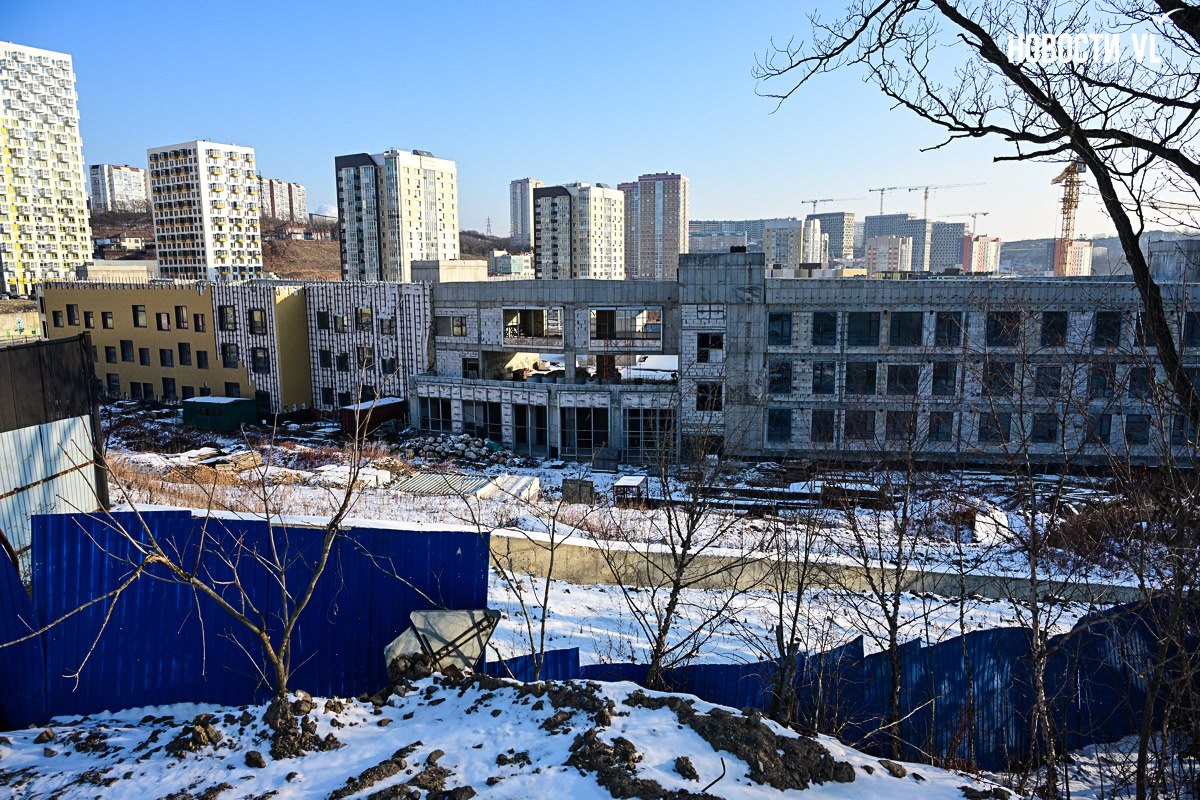 Школу на Патрокле достроит кто-нибудь, но под контролем краевых чиновников Школу на Патрокле достроит кто-нибудь, но под контролем краевых чиновников