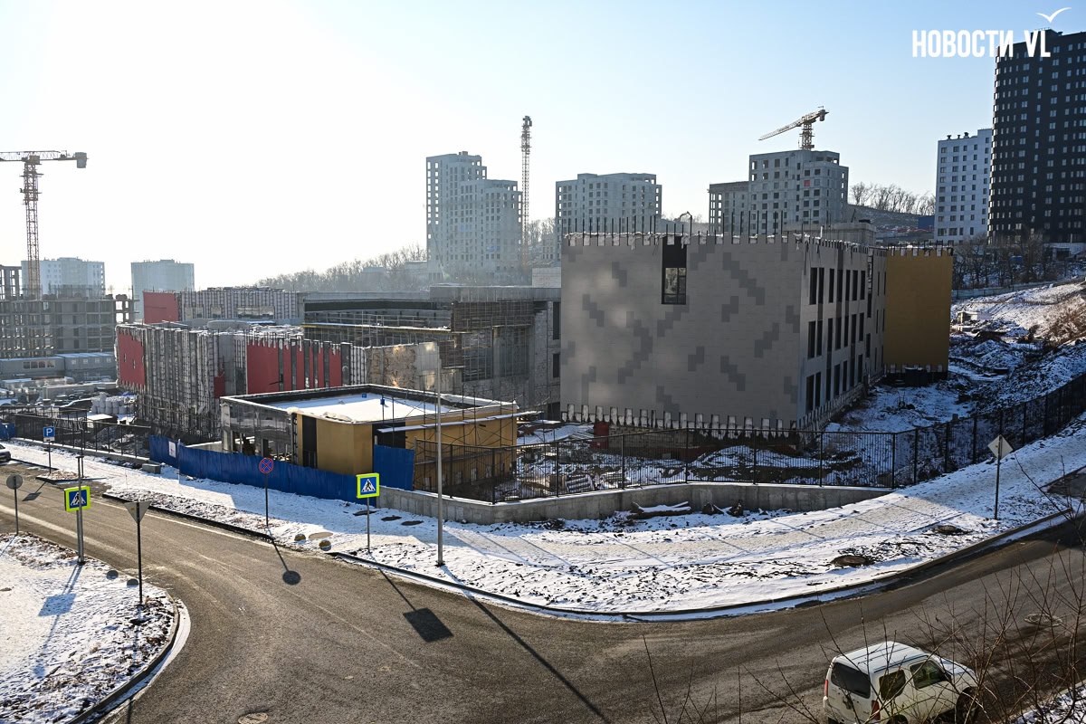 Школу на Патрокле достроит кто-нибудь, но под контролем краевых чиновников Школу на Патрокле достроит кто-нибудь, но под контролем краевых чиновников