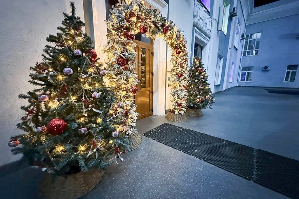 Учреждения культуры «нарядились» к Новому году Учреждения культуры «нарядились» к Новому году