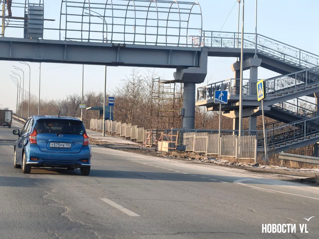 Проход для пешеходов по виадуку на «Весенней» пока не открыли Проход для пешеходов по виадуку на «Весенней» пока не открыли