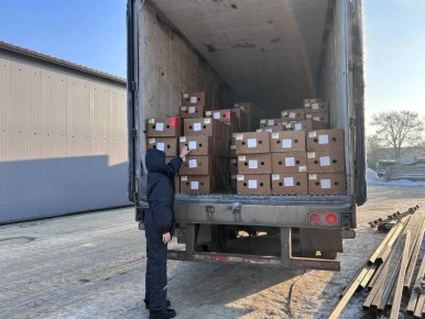 В Приморье сожгли 33 тысячи гвоздик из Китая