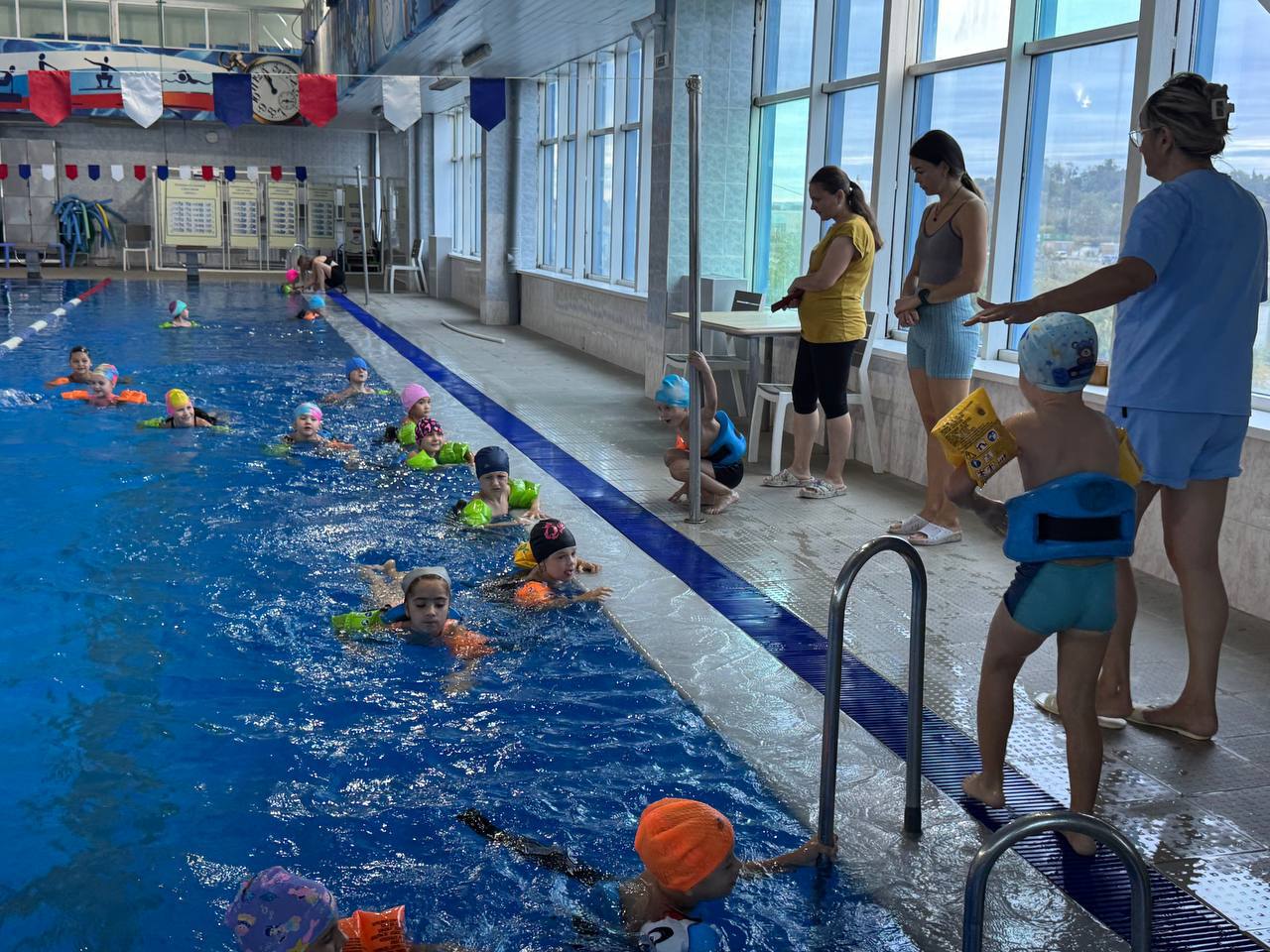 Более 400 детей Партизанского округа обучились плаванию бесплатно Более 400 детей Партизанского округа обучились плаванию бесплатно