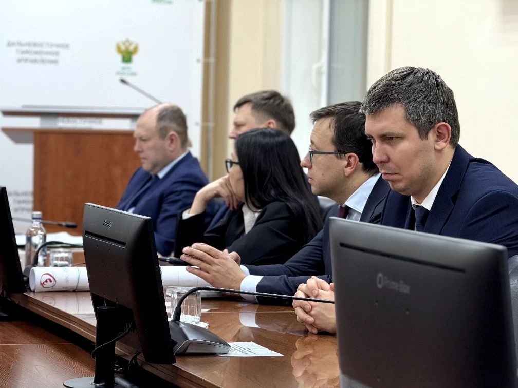 Во Владивостоке состоялось заседание Стратегического комитета цифровой трансформации ФТС России Во Владивостоке состоялось заседание Стратегического комитета цифровой трансформации ФТС России