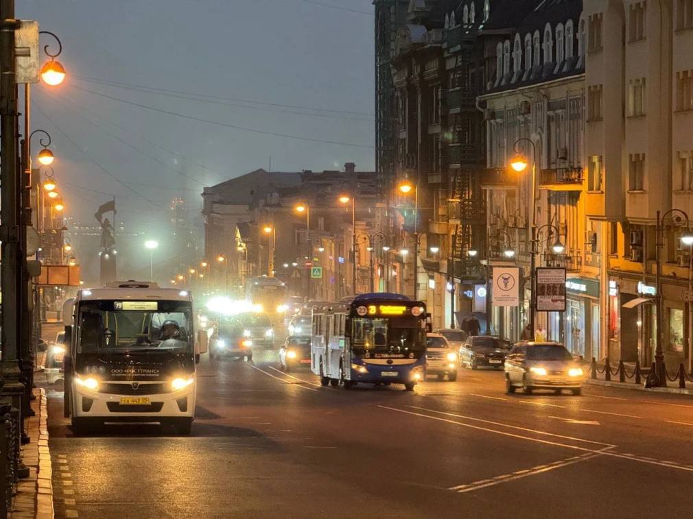 Компании-перевозчики Владивостока вновь обратились в администрацию города с просьбой поднять стоимость проезда в автобусах – в прошлый раз с таким предложением предприниматели выступили в начале лета